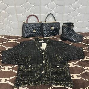 🌺🌺NWT S. Christina Black and Gold Tweed Jacket with nice Perl bottoms